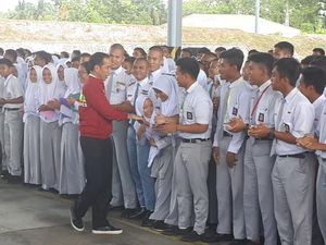 Jokowi: Gunakan Media Sosial untuk Semangat Belajar