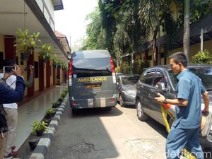 6 Kantong Jenazah Dibawa ke RS Polri dari Mako Brimob
