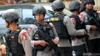 Kerusuhan di Mako Brimob terjadi pada Selasa (8/5), sekitar pukul 22.00 WIB. Hingga siang ini penjagaan masih diperketat.