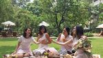 Hobi Buat Kue dan Kulineran, Ini Gaya Cantik Julie Estelle Saat Makan