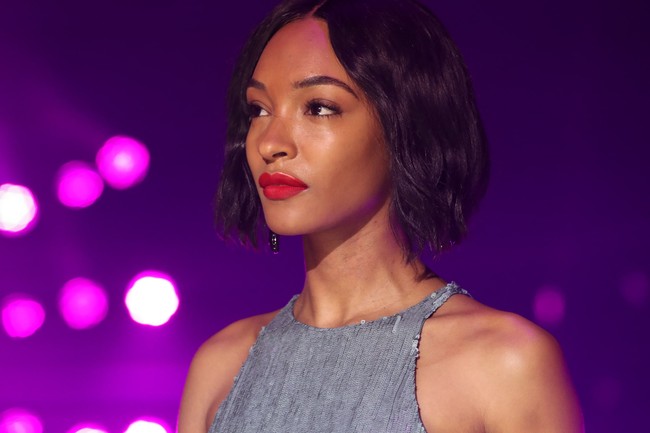 Wanita asal Inggris ini juga beberapa kali tampil di fashion show akhir tahun paling ditunggu, Victorias Secret. Foto: Getty Images