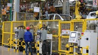 Kalau dibandingkan dengan pabrik di negara asalnya, China, produksi mobil Wuling di Tanah Air belum seberapa. Di Negeri Tirai Bambu itu, setiap tahunnya ada 240.000 unit mobil Wuling diproduksi. Foto: Dok. Wuling Motors Indonesia