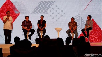 Kalau saya seandainya seorang Presiden Virtual, saya akan mengangkat empat CEO unicorn Indonesia jadi Menteri. Nadiem (CEO Go-Jek) menjadi Menteri Transportasi, William (CEO Tokopedia) menjadi Menteri e-commerce dan perdagangan, Zaky (CEO BukaLapak) jadi Menteri UMKM dan Koperasi dan Ferry Unardi (CEO Traveloka) menjadi Menteri Pariwisata, kata Rudiantara. Foto: Adi Fida Rahman/detikINET