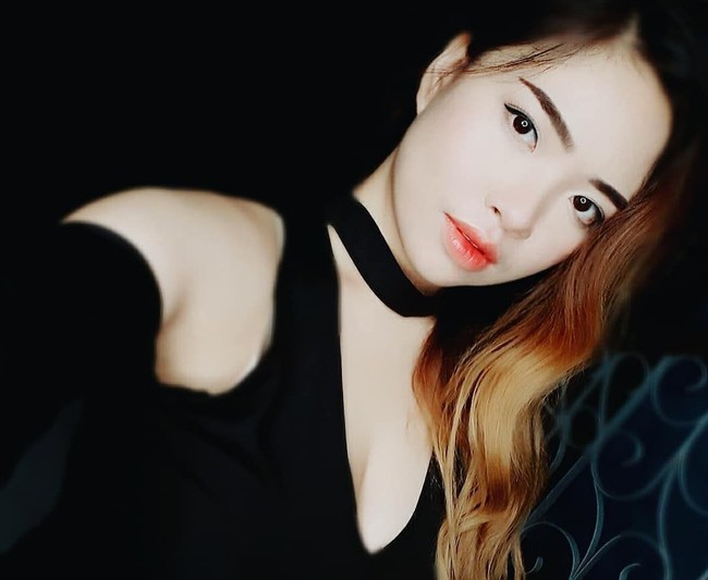 Pada postingan Facebooknya itu, Riza membandingkan bagaimana ia telah berubah dalam lima tahun terakhir. Foto: Facebook