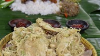 Mendoan dengan lapisan adonan yang lembut gurih semakin enak dicampurkan dengan irisan daun bawang. Makin enak dicocol dengan sambal yang pedas. Beberapa potong saja cukup untuk sarapan enak.  Foto: Instagram @wen_saja