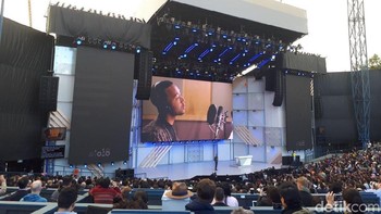 Google Assistant mendapatkan suara baru, salah satunya diisi oleh penyanyi tenar John Legend. Foto: detikINET/Fino Yurio Kristo