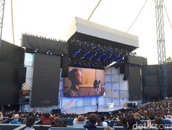 Pesta Google Diserbu Ribuan Orang, Sang CEO Jadi Bintang