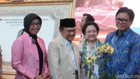 Habibie dan Mega hadir dalam acara Dialog Nasional bertemakan Meningkatkan Inovasi Iptek untuk Mendorong Industri Dalam Negeri Mewujudkan Ekonomi Pancasila di Gedung BPPT Jalan MH Thamrin, Jakarta Pusat, Rabu (9/5/2018).