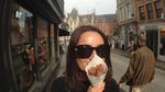Hobi Buat Kue dan Kulineran, Ini Gaya Cantik Julie Estelle Saat Makan