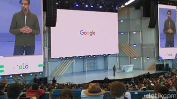 Pria kelahiran India ini dengan lugas dan kadang diselipi humor memaparkan beragam teknologi baru yang dihadirkan Google, terutama untuk sistem operasi Android P. Foto: detikINET/Fino Yurio Kristo
