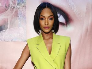 Beda Warna Kulit, Jourdan Dunn Dibayar Lebih Murah dari Cara Delevingne
