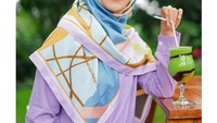 Pantesan aja badannya ramping walau suka makan. Ternyata Anisa rutin minum jus. Kali ini jus alpukat menemani sorenya. Foto: Instagram @anisarahma_12