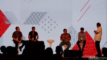 Dalam kesempatan ini, empat CEO Unicorn Indonesia dilantik menjadi Menteri Virtual. Adapun yang melantik keempatnya Menkominfo Rudiantara. Foto: Adi Fida Rahman/detikINET