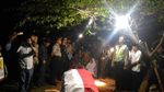 Foto: Pemakaman Bripka Denny Korban Tewas di Rusuh Mako Brimob