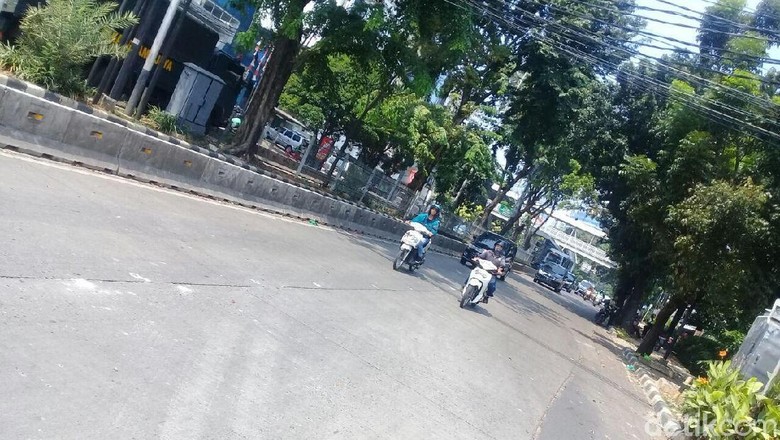 Penutupan Jalan di Tanah Kusir Dibuka, Lalin Lancar Penutupan Jalan di Tanah Kusir Dibuka, Lalin Lancar