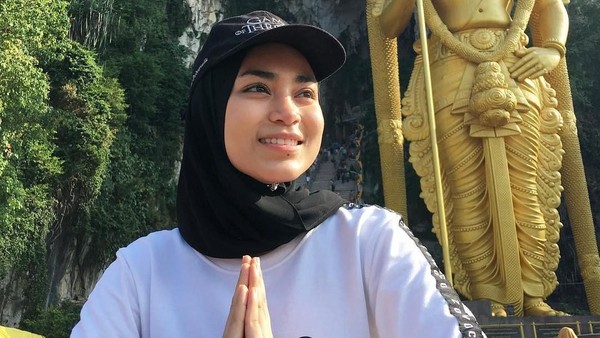 Liburan si Cantik Uyaina Arshad, Putri Muslimah Asia 2018