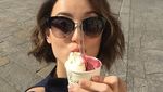 Hobi Buat Kue dan Kulineran, Ini Gaya Cantik Julie Estelle Saat Makan