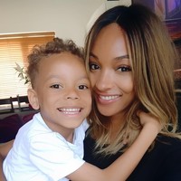 Jourdan berpikir bahwa kariernya akan hancur dengan ia memiliki anak. Tapi Jourdan tetap memperjuangkan anaknya dan tidak mempedulikan karier modellingnya yang sudah semakin sukses. Foto: Instagram