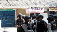 Kerusuhan antar napi teroris dengan petugas di Rutan Mako Brimob terjadi sejak tadi malam. Hingga kini penanganan dan negosiasi terus dilakukan oleh aparat.