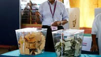 Dalam pemilu ini, Mahathir kembali mencalonkan diri sebagai anggota parlemen mewakili daerah pemilihan (dapil) Langkawi. Namun dia tidak memilih di dapil itu. (Foto: Reuters)
