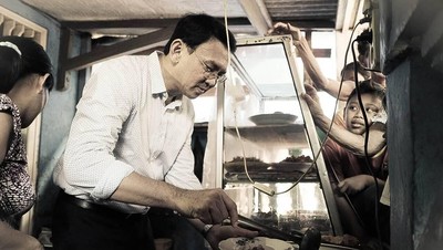 Kangen Ahok? Lihat Lagi Momen Serunya Saat Menikmati Makanan