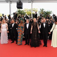 Cate Blanchett menunjukkan batang hidungnya di malam pembukaan Cannes Film Festival 2018, Selasa (8/5/2018). Ia didapuk sebagai juri di festival film internasional bergengsi itu. (Foto: Getty Images)