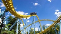 Layaknya taman rekreasi pada umumnya, traveler dapat menemukan berbagai wahana permainan seperti roller coaster dan lainnya (hersheypark/Instagram)