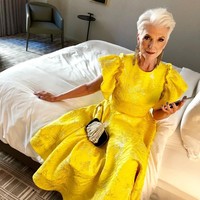 Ini adalah Maye Musk, ibu dari Elon Musk yang kini telah berusia 70 tahun. Foto: Dok. Instagram/Maye Musk