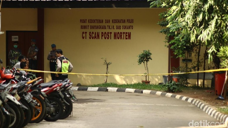 Semua Jenazah Teroris di RS Polri Sudah Diambil Keluarga Semua Jenazah Teroris di RS Polri Sudah Diambil Keluarga