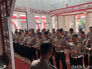 5 Polisi Gugur di Mako Brimob, Polres Garut Gelar Salat Gaib