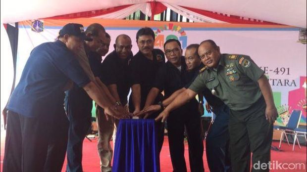 Para pimpinan di Kota Jakarta dalam acara pelepasan 5.000 balon di Danau Sunter