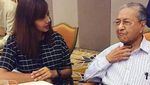 Resmi Dilantik Jadi PM Malaysia, Ini Pose Santai Mahathir Mohammad Saat Makan