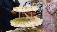Tepat di usia ke 92 tahun, Mahathir Mohammad mengalahkan koalisi Barisan Nasional yang berkuasa selama 60 tahun. Saat ini dirinya resmi terlipih menjadi PM Malaysia. Ini gayanya saat merayakan ulang tahun ke 89. Foto: Instagram @tunmahathir 