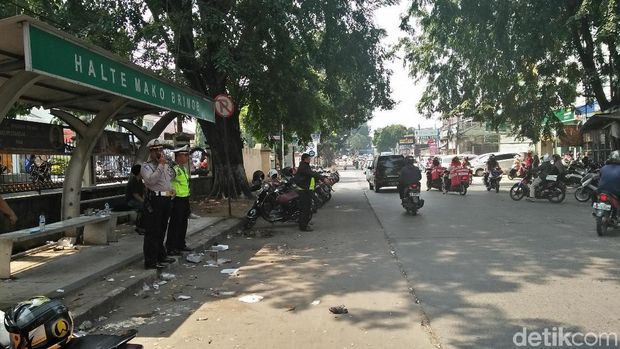  Kondisi arus lalu lintas di sekitar Mako Brimob Depok, Kamis (10/5/2018)