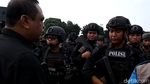 Foto: Ekspresi Syukur Anggota Brimob Usai Berakhirnya Penyanderaan