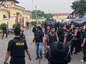 Senjata yang Dirampas Teroris Hasil Sitaan di Operasi Antiteror