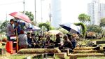 Jelang Ramadan, TPU Karet Bivak Ramai Peziarah