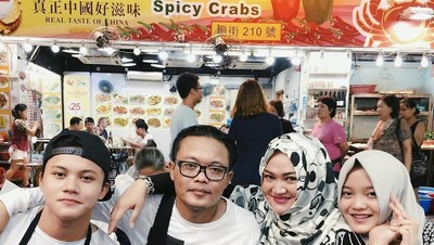 Yuk, Intip 10 Momen Manis Keluarga Sule Saat Makan Bersama!