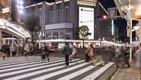 Takashimaya, Kyoto, dibuka pada tahun 1831. Di sini konsumen dapat menemukan koleksi keramik Jepang, kimono baru dan daur ulang, serta suvenir Kyoto. Di ruang bawah tanah untuk bagian makanan khas Jepang. Istimewa/readersdigest.ca