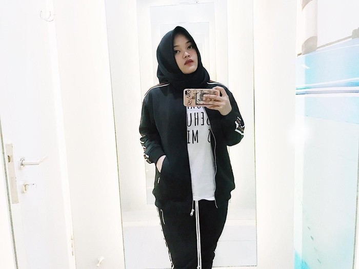 Putri Delina, Anak Sule