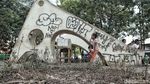 Taman Bermain di Cilincing Jakut Rusak Tak Terawat