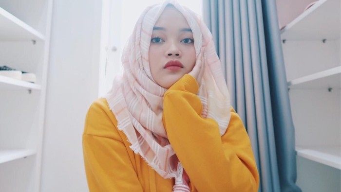 Putri Delina, Anak Sule