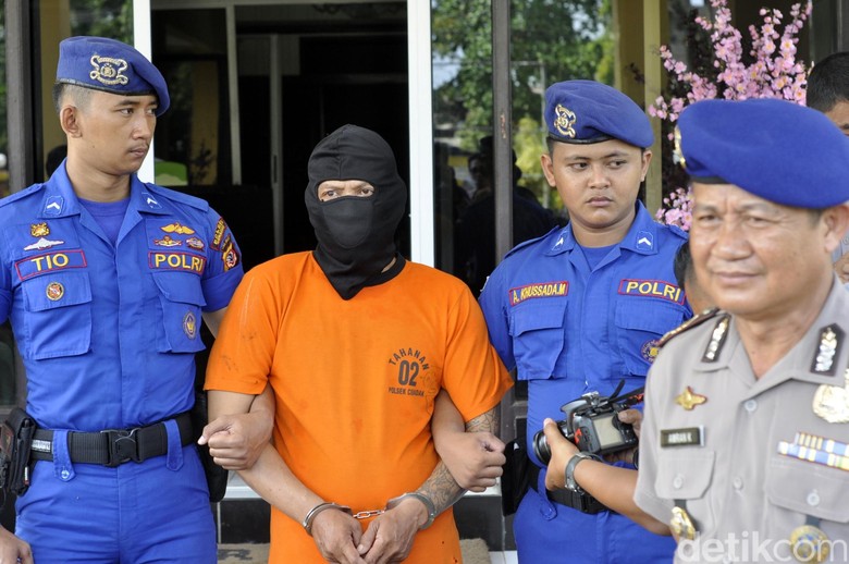 Si Kapal Selundupkan Benih Lobster Senilai Rp 2,8 Miliar Si Kapal Selundupkan Benih Lobster Senilai Rp 2,8 Miliar