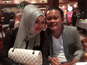 Nangis di Acara Talkshow, Sule Ingat Istri?
