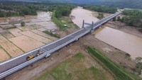 Jembatan Grindulu sepanjang 750 meter berada di Kabupaten Pacitan, Jawa Timur. Dok. Kementerian PUPR.