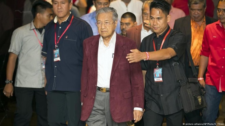 Usai Najib, Mahathir Hadapi Perlawanan Kerajaan Usai Najib, Mahathir Hadapi Perlawanan Kerajaan