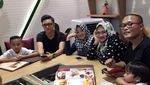 Yuk, Intip 10 Momen Manis Keluarga Sule Saat Makan Bersama!