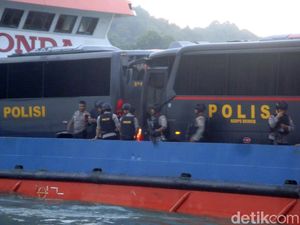 8 Bus Pengangkut Tahanan Terorisme Masuk Nusakambangan