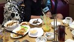 Yuk, Intip 10 Momen Manis Keluarga Sule Saat Makan Bersama!