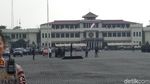Foto: Ekspresi Syukur Anggota Brimob Usai Berakhirnya Penyanderaan